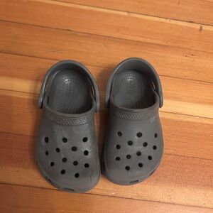 Toddler crocs